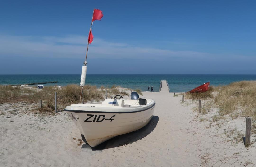 Wohnung 9 Meer-Ruhe Im Haus Stranddistel Komfortable Ferienwohnung Im 1 Og Fuer 4 Personen In Zingst Exterior foto
