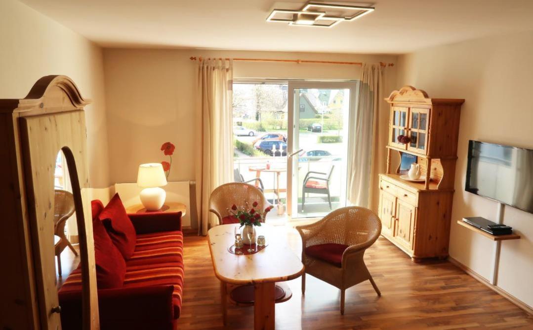 Wohnung 9 Meer-Ruhe Im Haus Stranddistel Komfortable Ferienwohnung Im 1 Og Fuer 4 Personen In Zingst Exterior foto